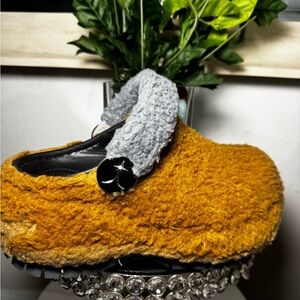 CROCS Shearling-Lined Slip-On Clog in Mustard Gold & Gray